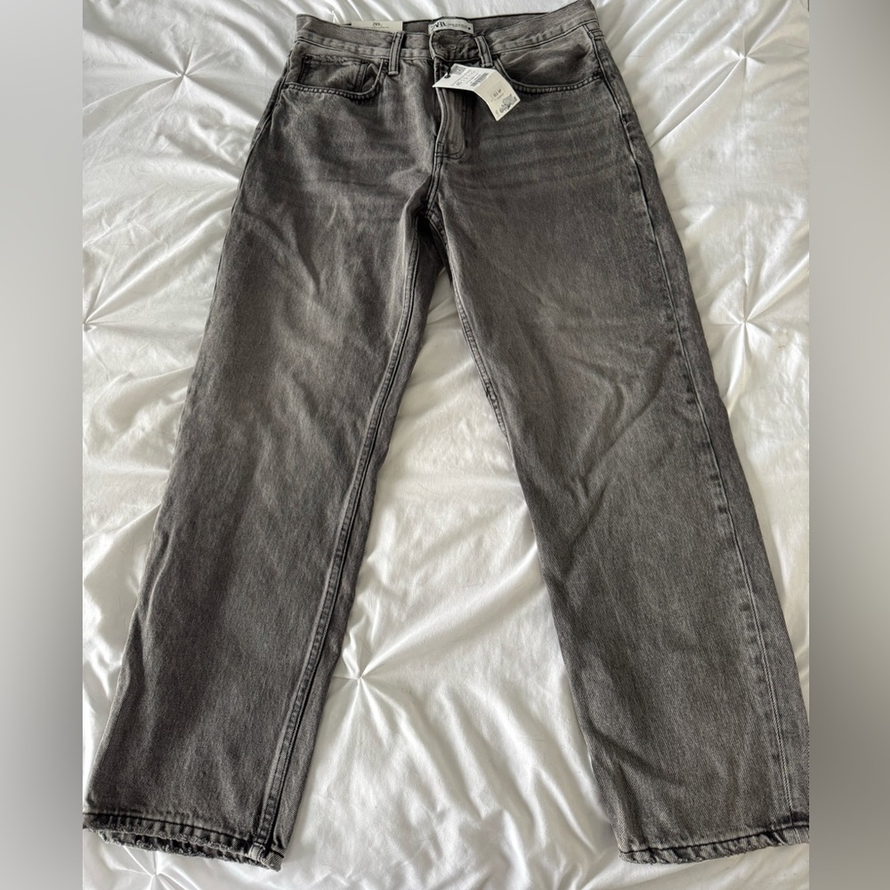 ZARA The Straight Cropped Mid Rise Jeans in Grey